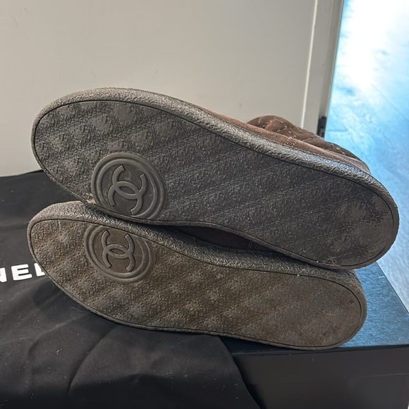 Chanel quilted fur boots - Picture 5 of 7